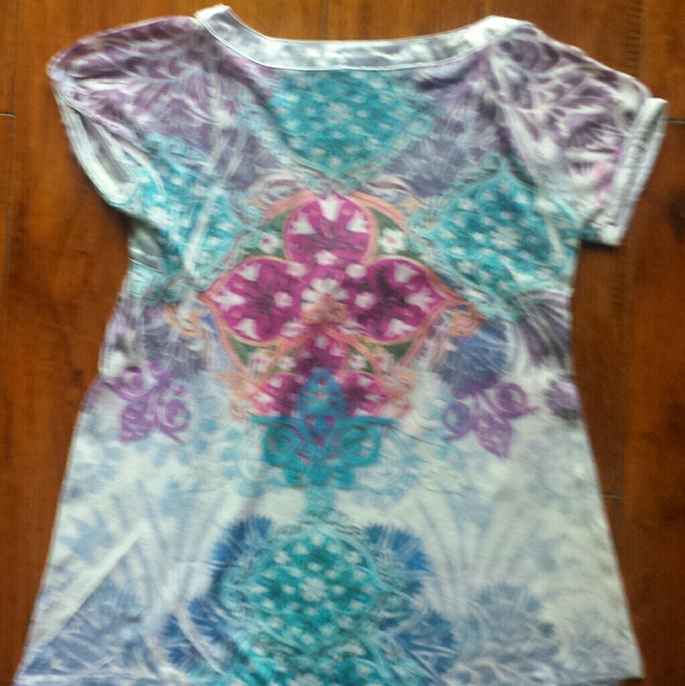 Nice t-shirt - Picture 2 of 2